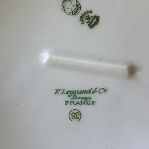 F Legrand et Cie Limoges France circa 1920 9” porcelain serving dish with lid. - Picture 6 of 11